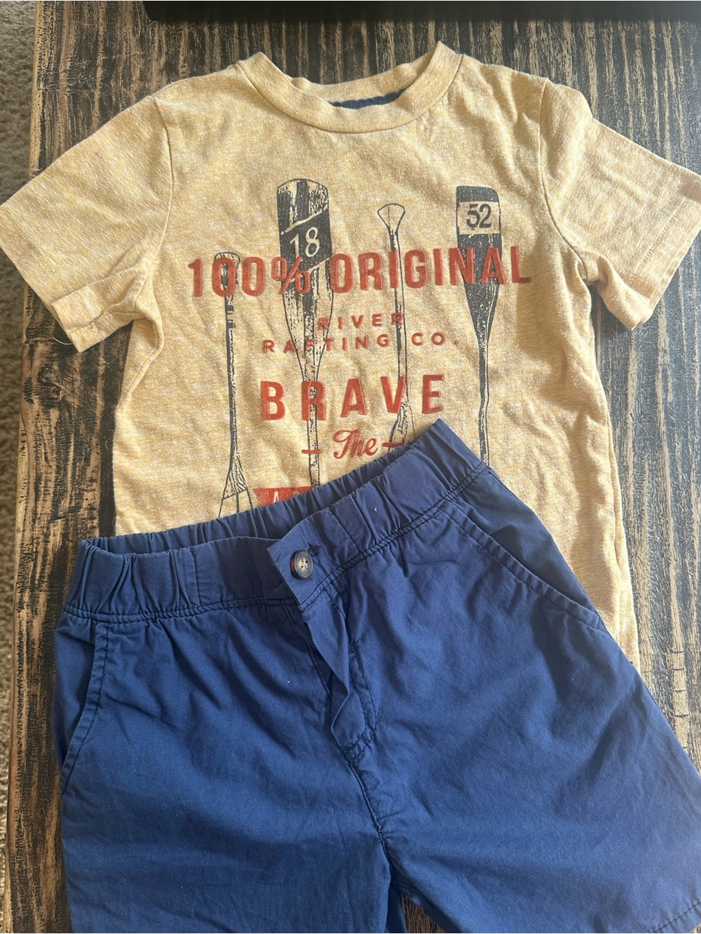 Carter's set boys t shirt and shorts size 5